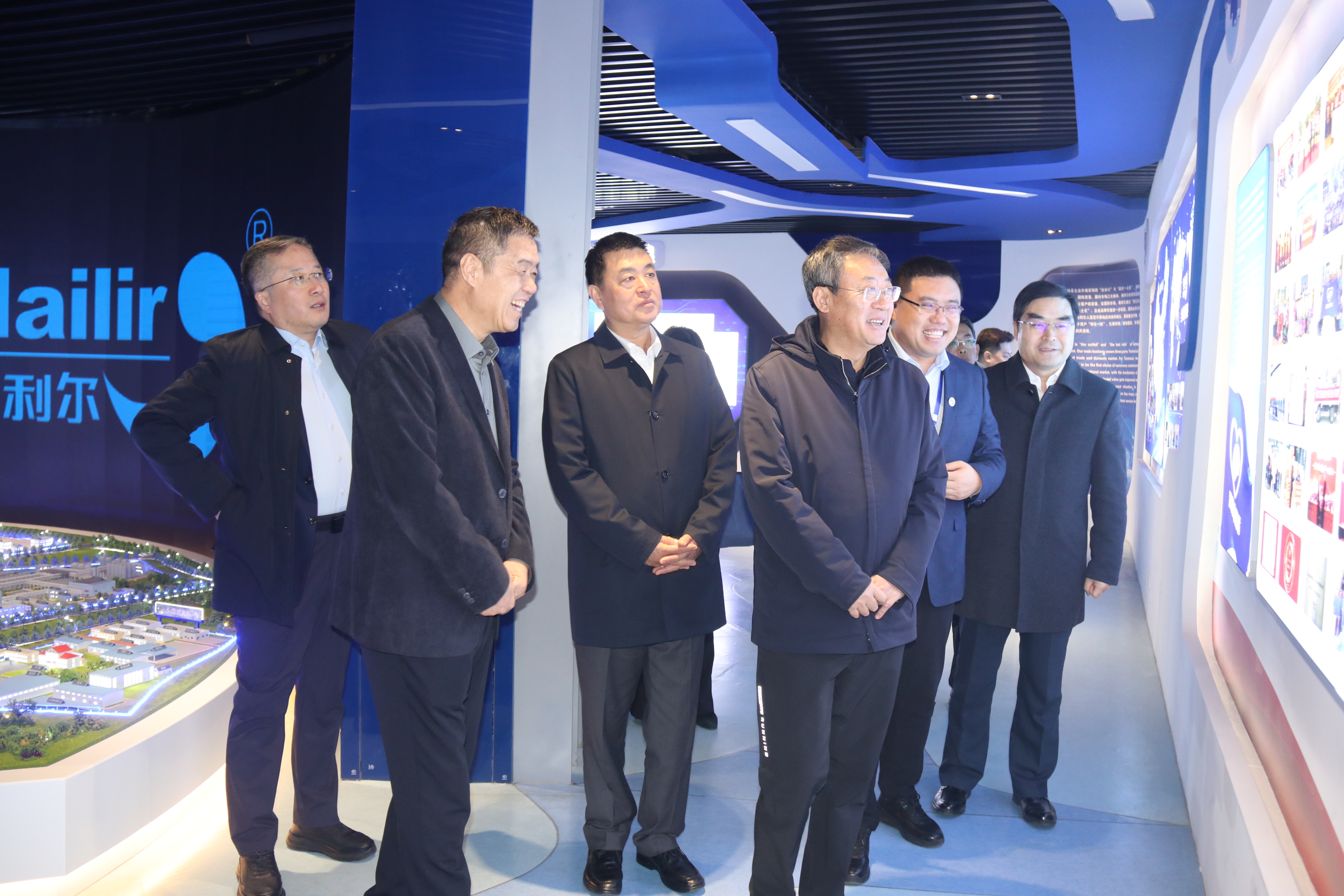 省委统战部副部长、、省工商联党组书记张鲲一行来云起药业集团调研指导工作